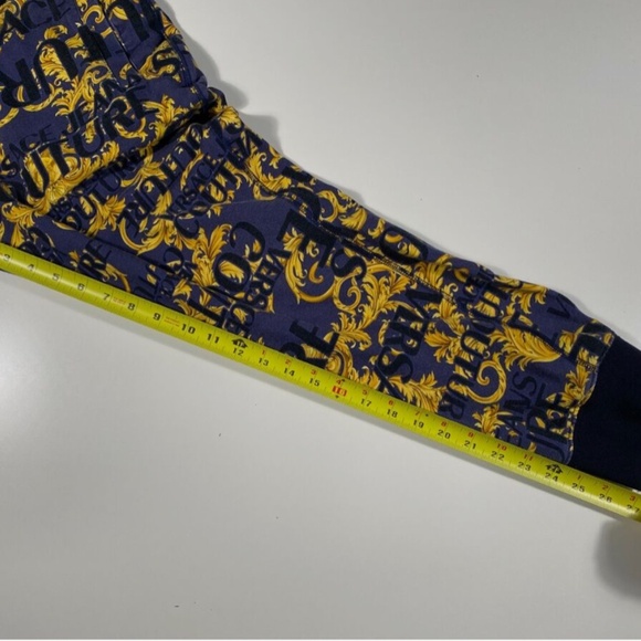 Versace men sweatpants medium size - Picture 7 of 7